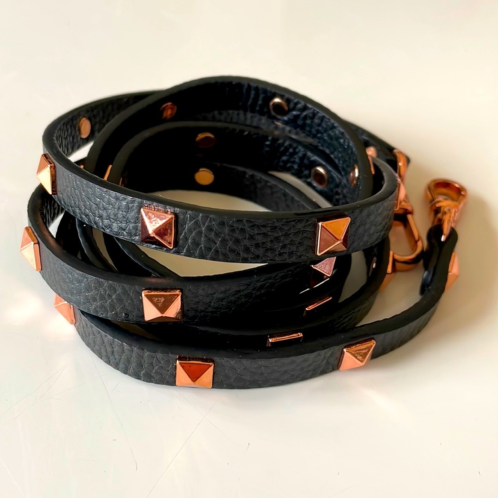 BLACK ROSE GOLD PRYMID STUD PURSE PHONE STRAP 🖤